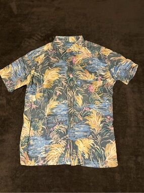 Stiletto Hawaiian Everglades Button Down